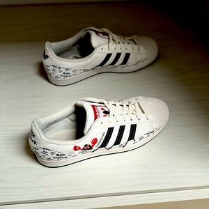 Adidas Superstar Save the Lobster edition size 10 men
